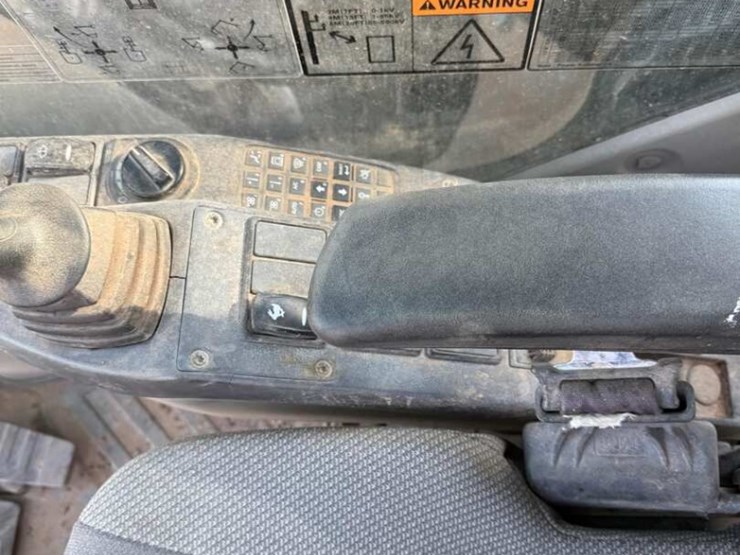 2010-volvo-ec210cl-image-11