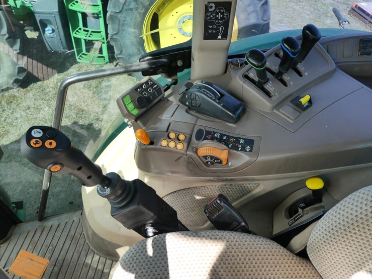 2018-john-deere-5125r-image-10