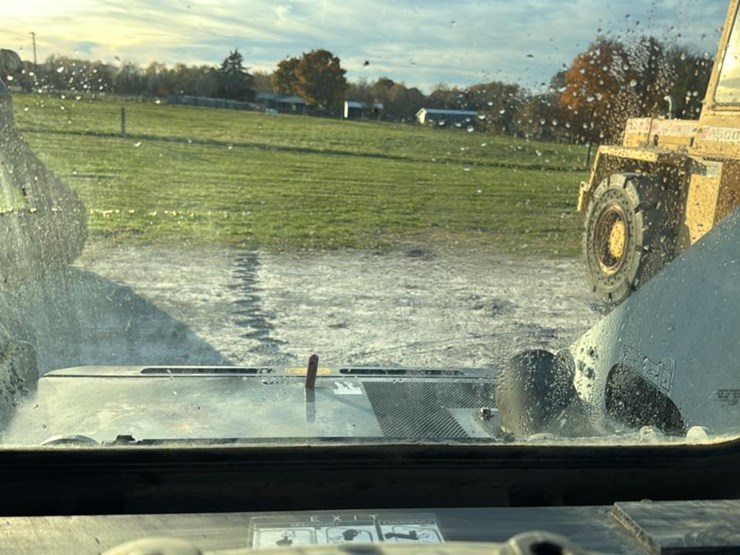 2018-takeuchi-tl8-image-45