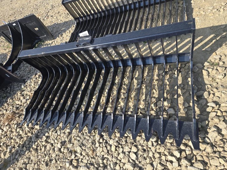 #5888-•-new-76"-skid-steer-skeleton-bucket-low-side-image-1