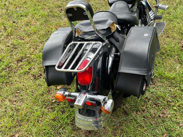 1998-honda-vt1100c3-shadow-aero-motorcycle-image-8