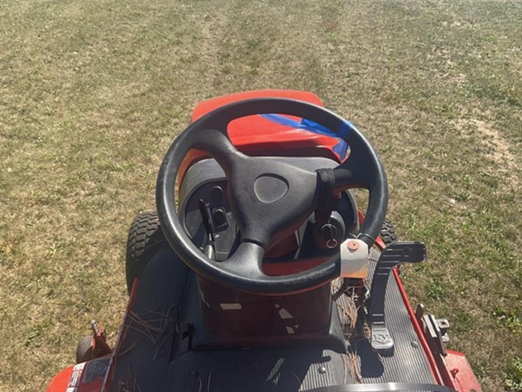 #42-•-2005-kubota-gr2000g-lawn-mower-image-12