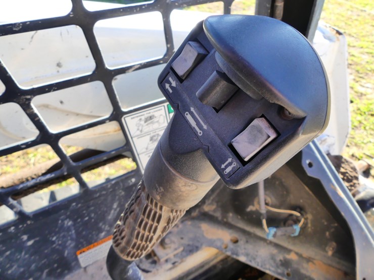 2014-bobcat-t550-image-15