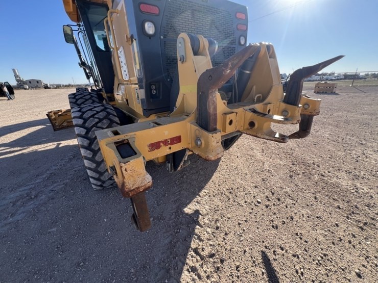 2018-deere-872gp-image-22