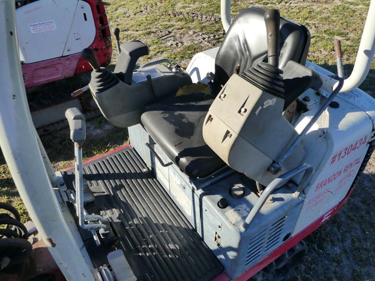 takeuchi-tb016-image-12