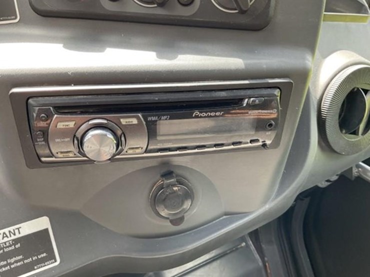 2009-kubota-rtv1100-image-16