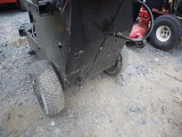 toro-power-wheel-barrow-image-6