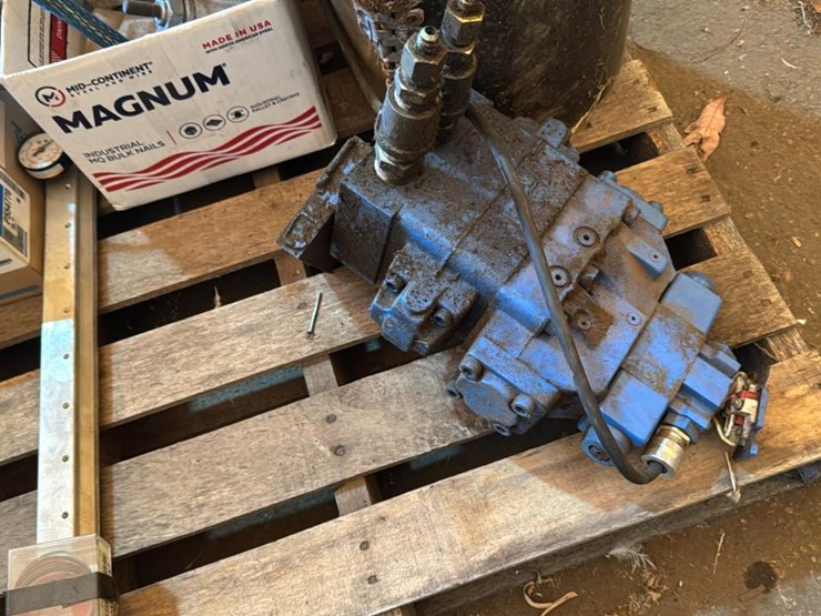 #228-•-skid-of-parts-image-4