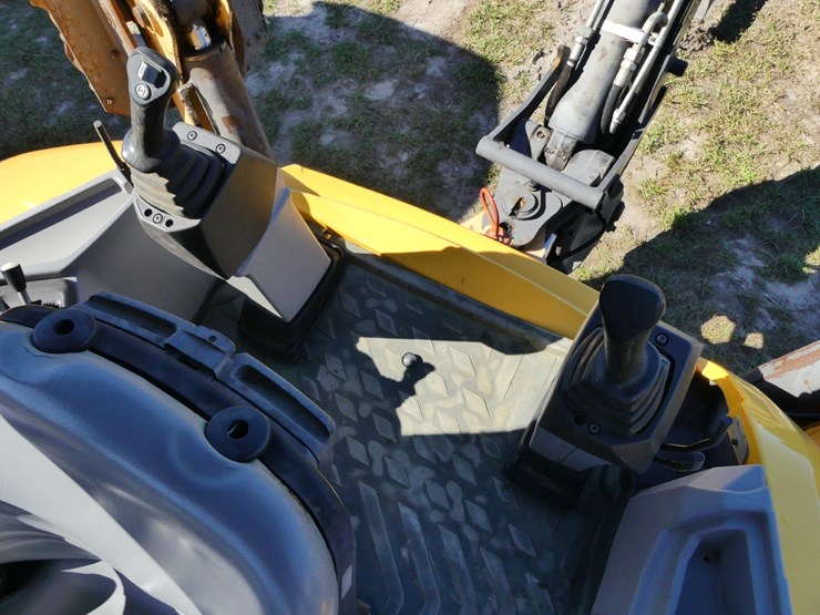 volvo-bl70b-image-15