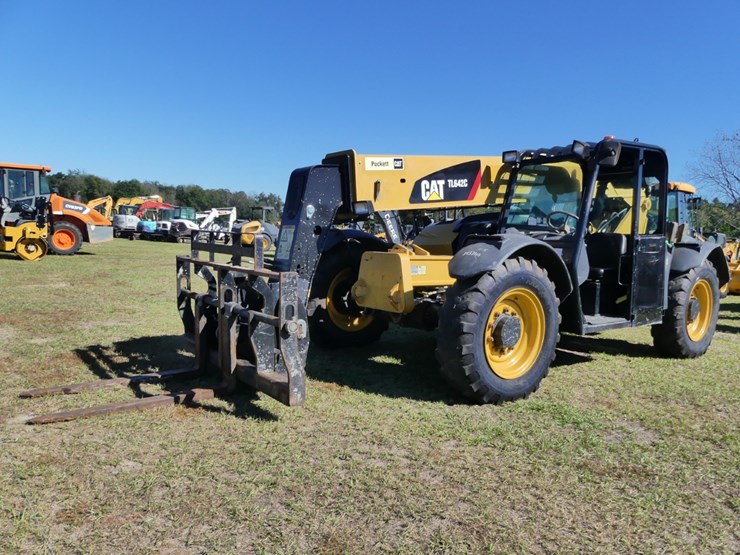2015-caterpillar-tl642c-image-1