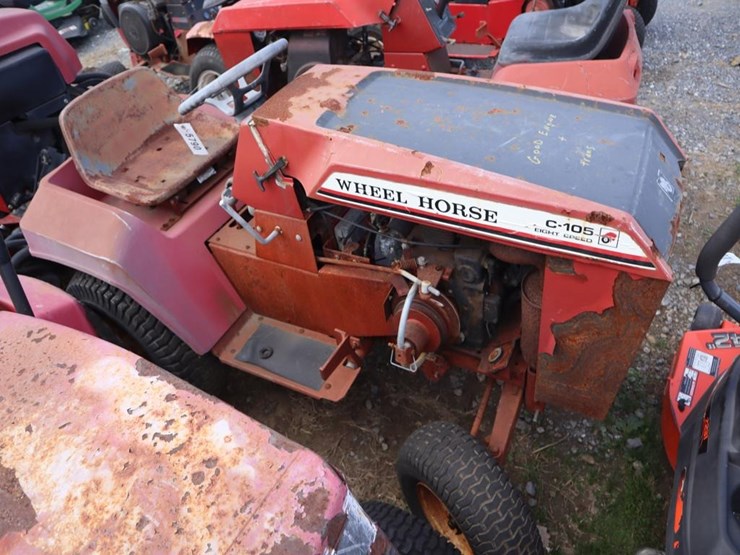 wheel-horse-lawn-&-garden-tractor-image-1