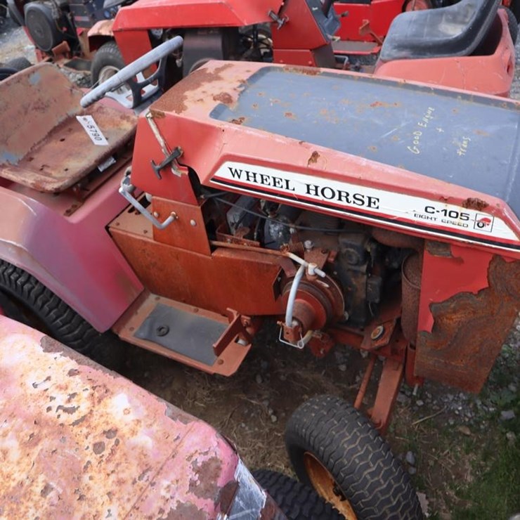 Wheel Horse Lawn & Garden Tractor