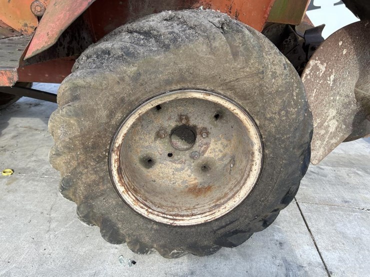 ditch-witch-2300-image-38