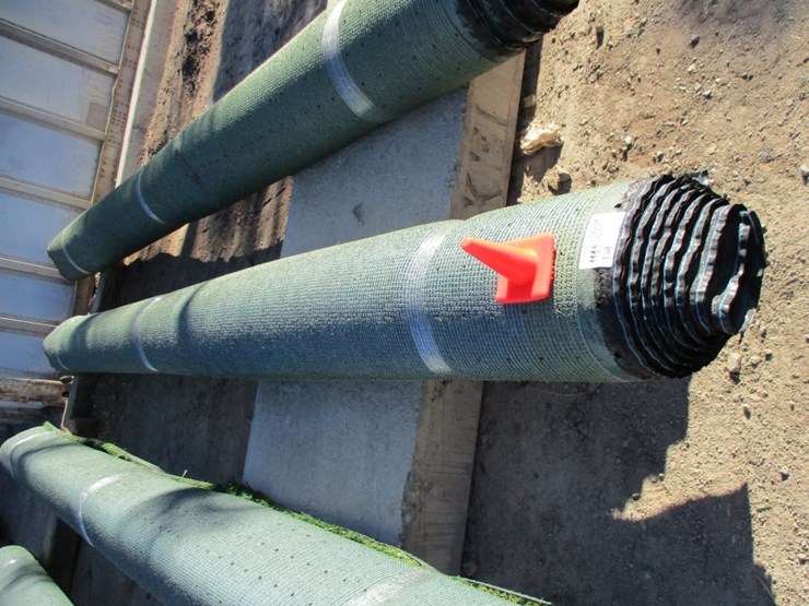 unused-roll-of-artificial-turf-image-2