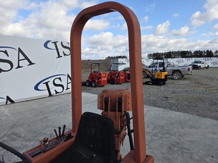 ditch-witch-350sx-image-30