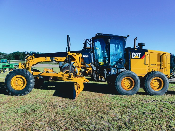 2018-caterpillar-12m3-image-1