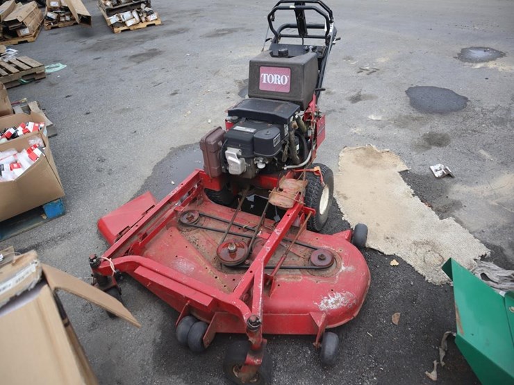 toro-walk-behind-mower-image-3