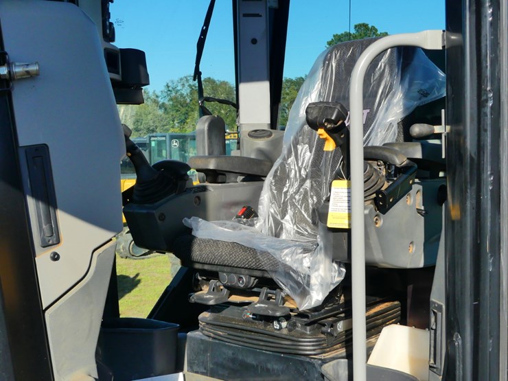 2018-caterpillar-12m3-image-16