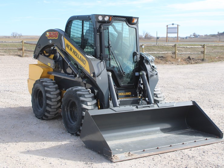 2023-new-holland-l328-image-4