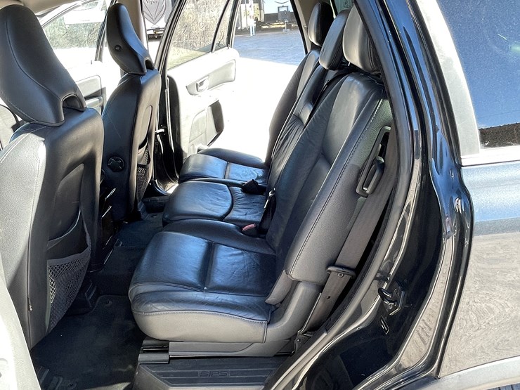 2010-volvo-xc90-image-101