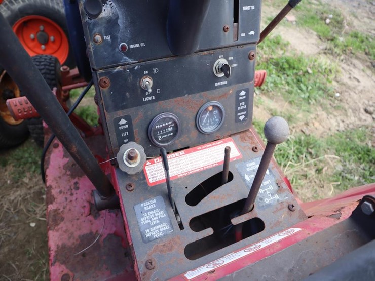 wheel-horse-lawn-&-garden-tractor-image-12