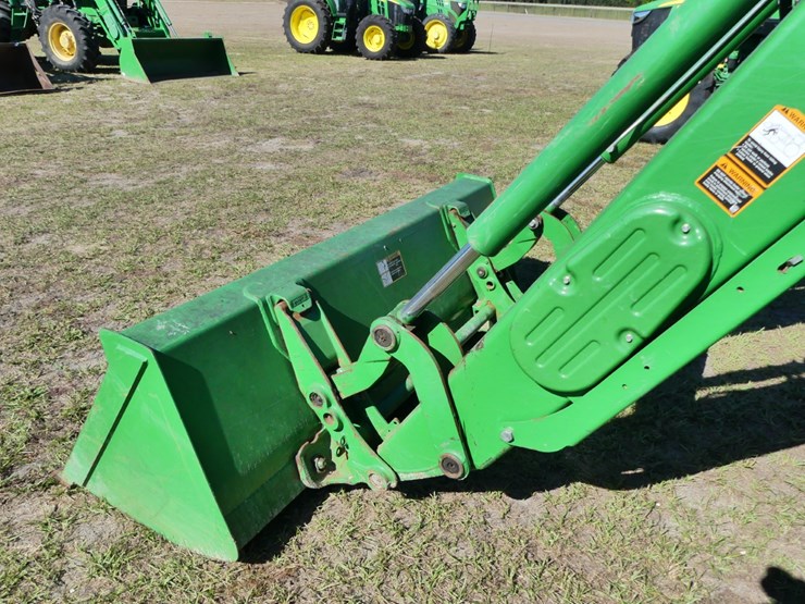 2013-john-deere-5101e-image-10