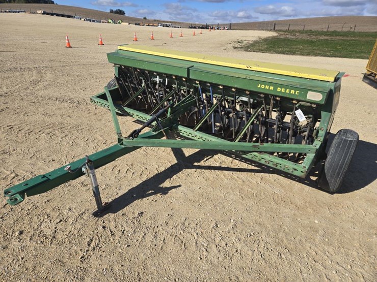 john-deere-8100-image-1