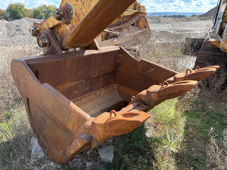 1995-caterpillar-375l-image-9