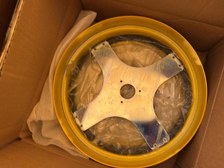 #238-•-bigass-fan-image-3