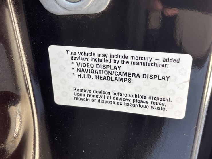 2010-volkswagen-routan-image-51