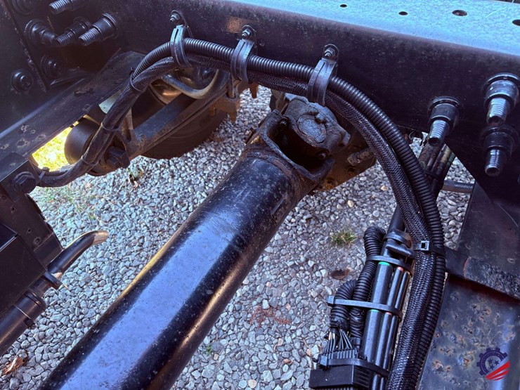 2017-international-prostar-image-29