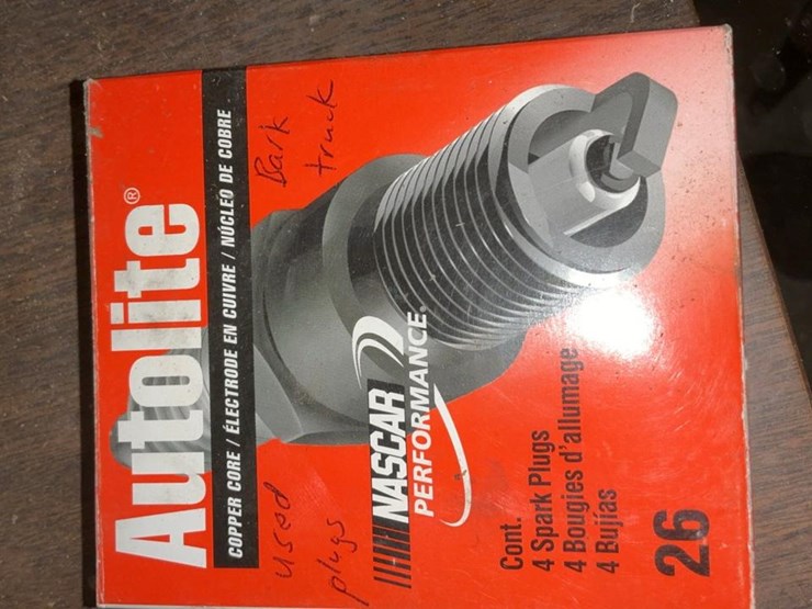 #753-•-grinder-stones,-spider-gauge,-bearings-and-miscellaneous-parts-image-17