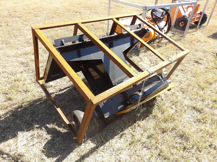 landhero-post-driver-image-1