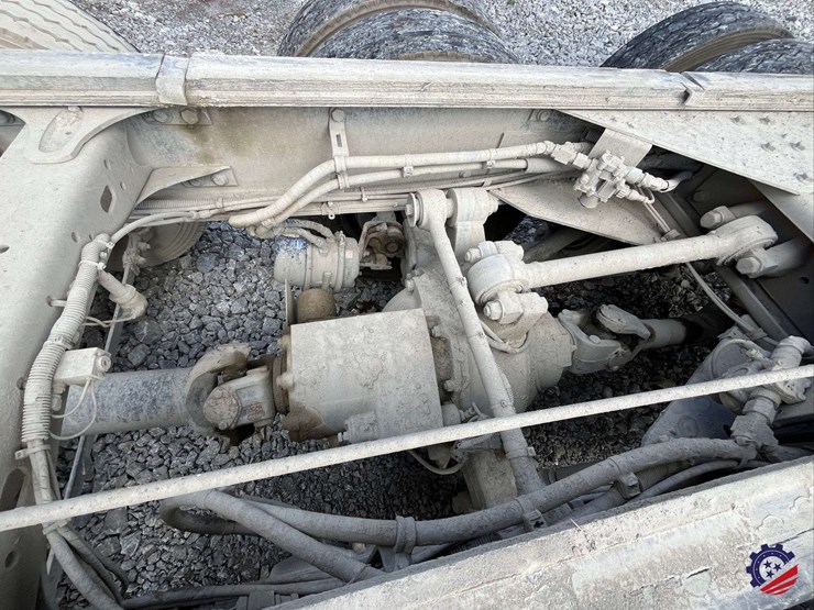 2020-freightliner-122sd-image-81