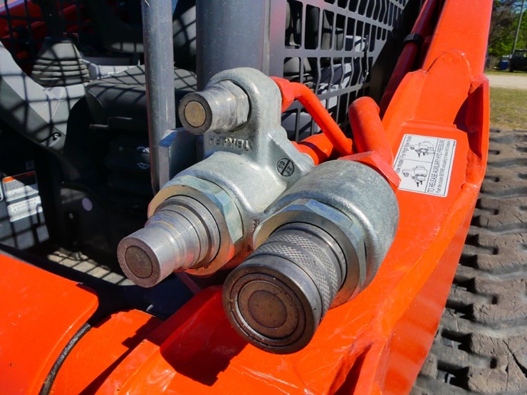 2023-kubota-svl97-2-image-11