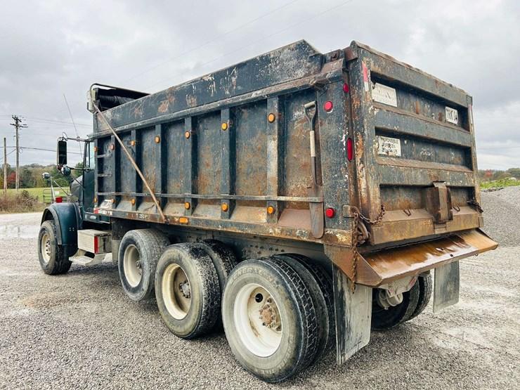1999-freightliner-tri-axle-dump-truck-image-3