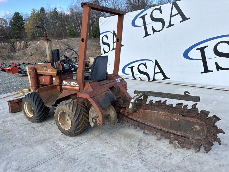 ditch-witch-2300-image-3