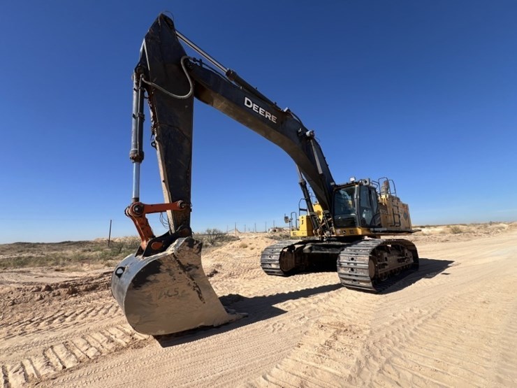 2019-deere-670g-lc-image-1