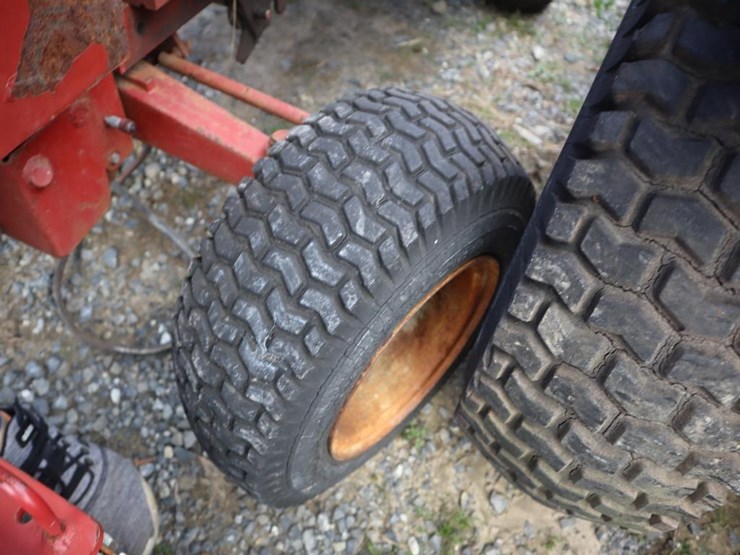 wheel-horse-lawn-&-garden-tractor-image-11