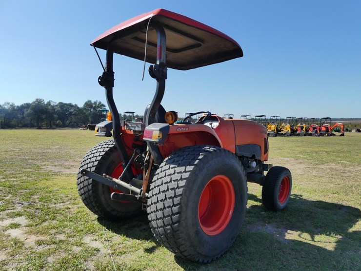 2017-kubota-l4701-image-3