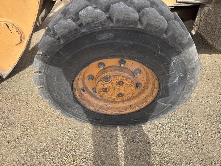 2008-case-570l-xt-image-37