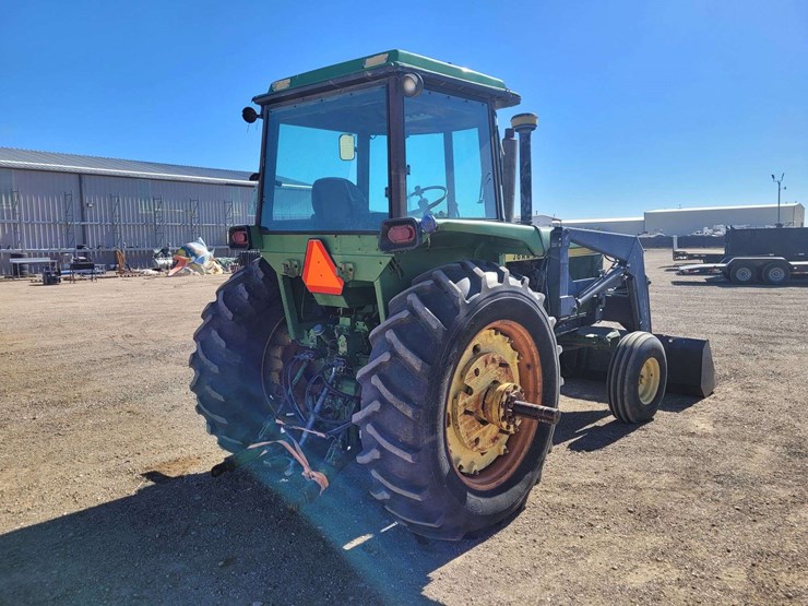 john-deere-4430-image-4