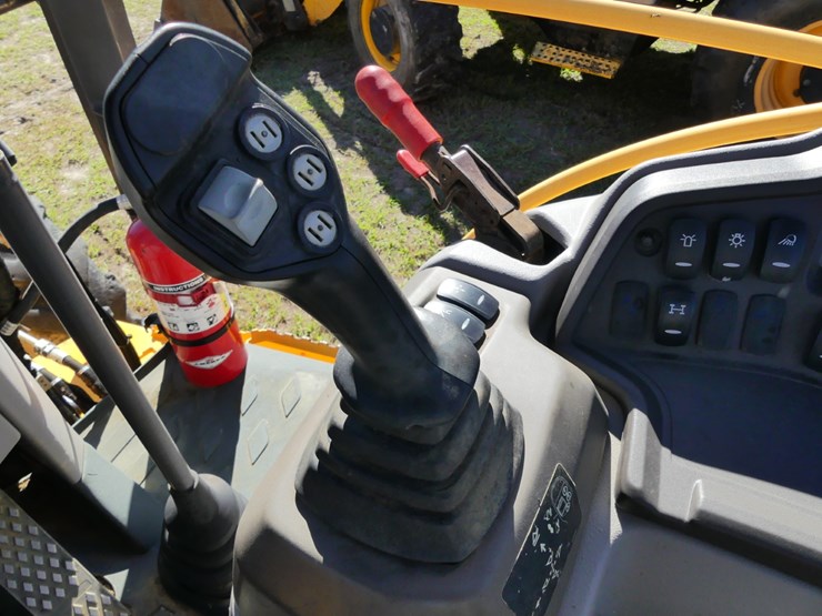 volvo-bl70b-image-17