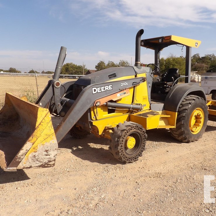 DEERE 210L