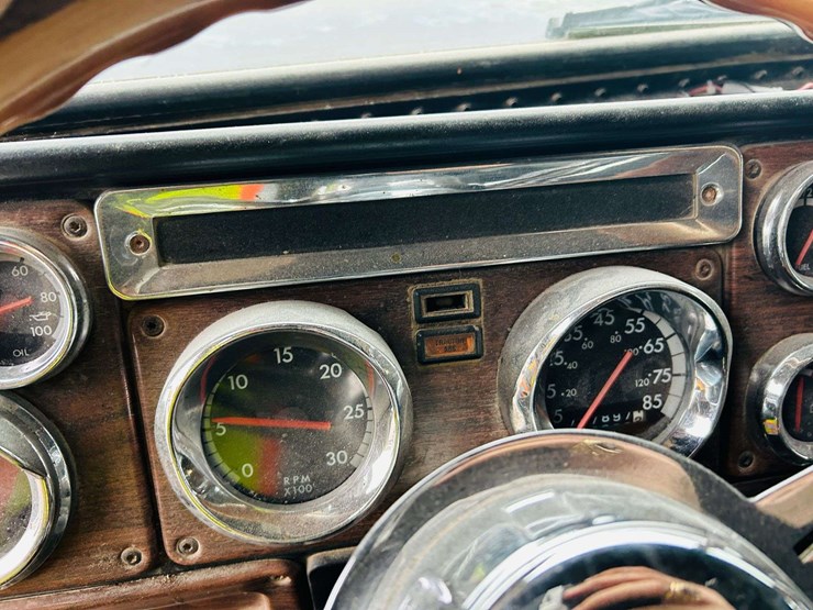 1999-freightliner-tri-axle-dump-truck-image-94