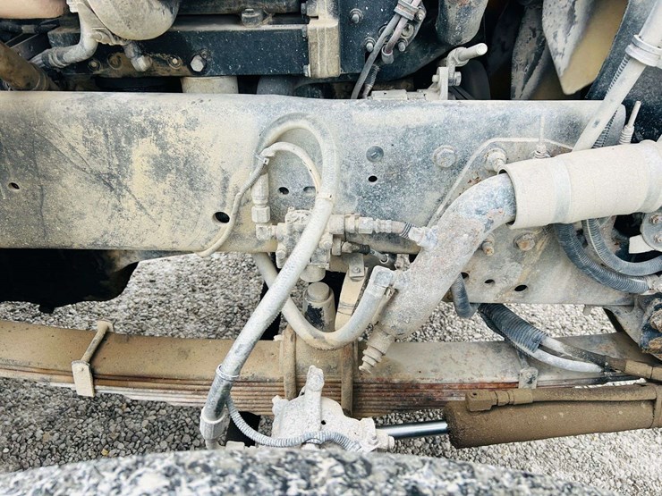 1999-freightliner-tri-axle-dump-truck-image-39