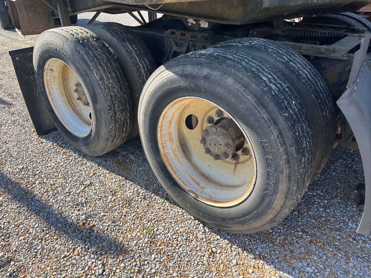 1995-international-f9370-image-3