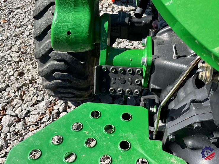 john-deere-4105-image-45