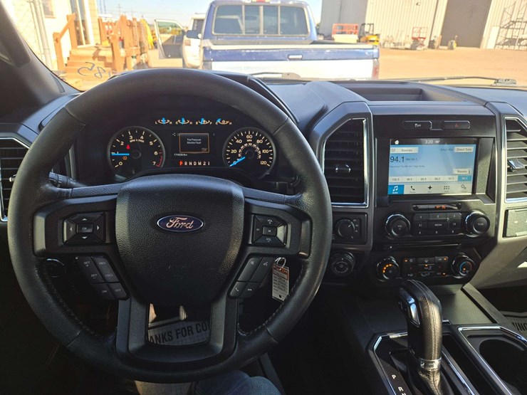 2016-ford-f150-lariat-image-14