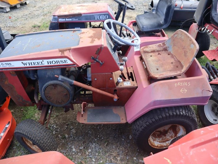 wheel-horse-lawn-&-garden-tractor-image-5